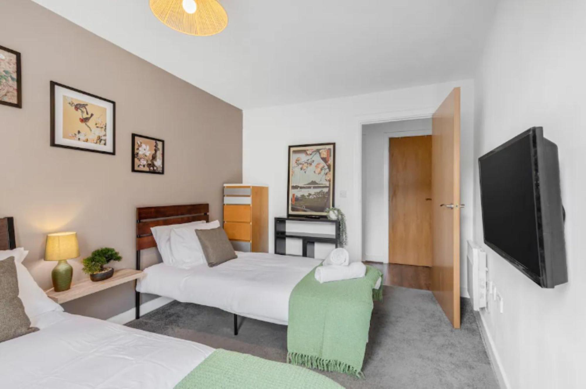 Oriental Suite 2 Bed 2 Bath Netflix And Free Parking, Games- Maihom Birmingham Exteriör bild