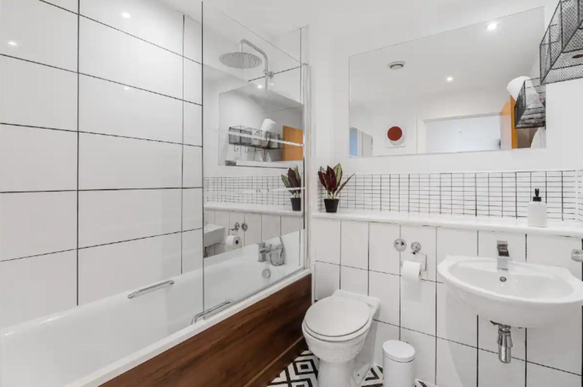 Oriental Suite 2 Bed 2 Bath Netflix And Free Parking, Games- Maihom Birmingham Exteriör bild