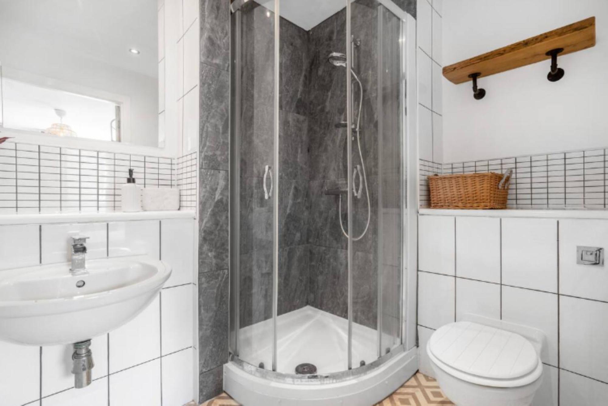 Oriental Suite 2 Bed 2 Bath Netflix And Free Parking, Games- Maihom Birmingham Exteriör bild